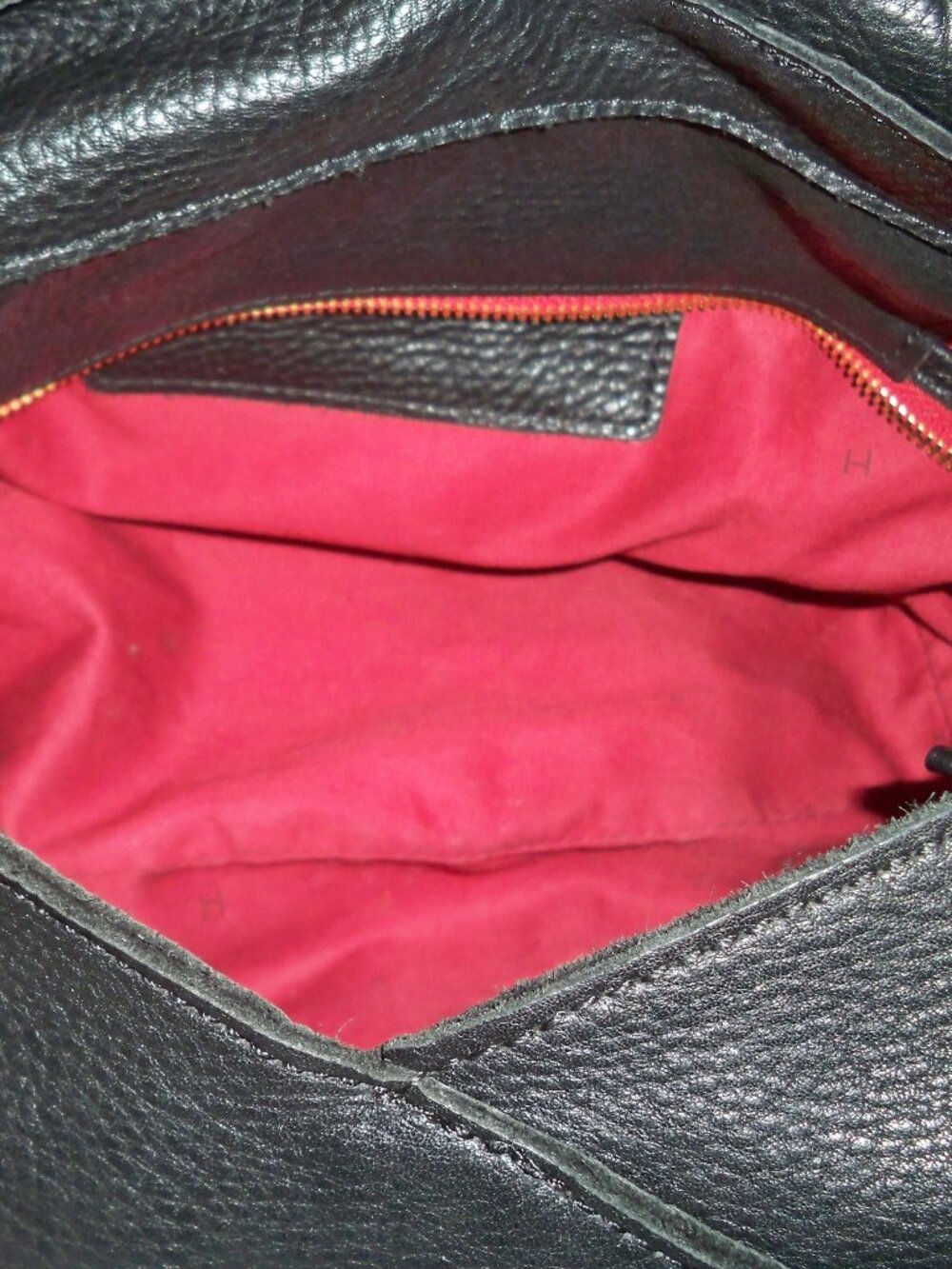 Hammitt TOM Black Leather Handbag with gold hardware and gold zipper-EUC!! $525 - Picture 4 of 6